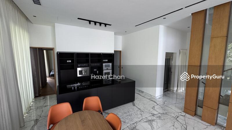 Dry kitchen 