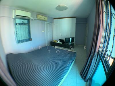 For Rent - 468B Admiralty Drive