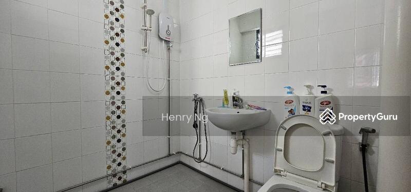 For Sale - 611 Yishun Street 61
