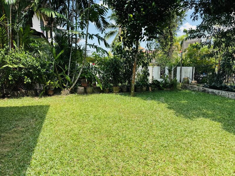 For Sale - Regular land shape, wide frontage at elevated ground, great to do renovation, A&A or rebuild