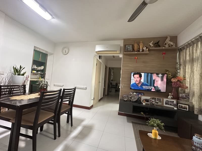 18A Holland Drive, 18A Holland Drive, Room Rental, 150 sqft, HDB Flat For Rent, by Randal Wee, 60061563 - Living Room - PropertyGuru.com.sg