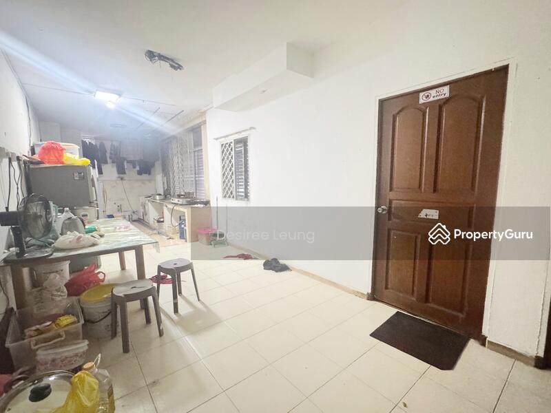Level 2 Kitchen