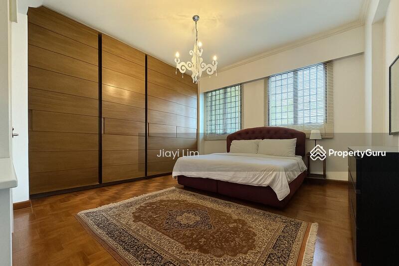 For Sale - The Chatelet