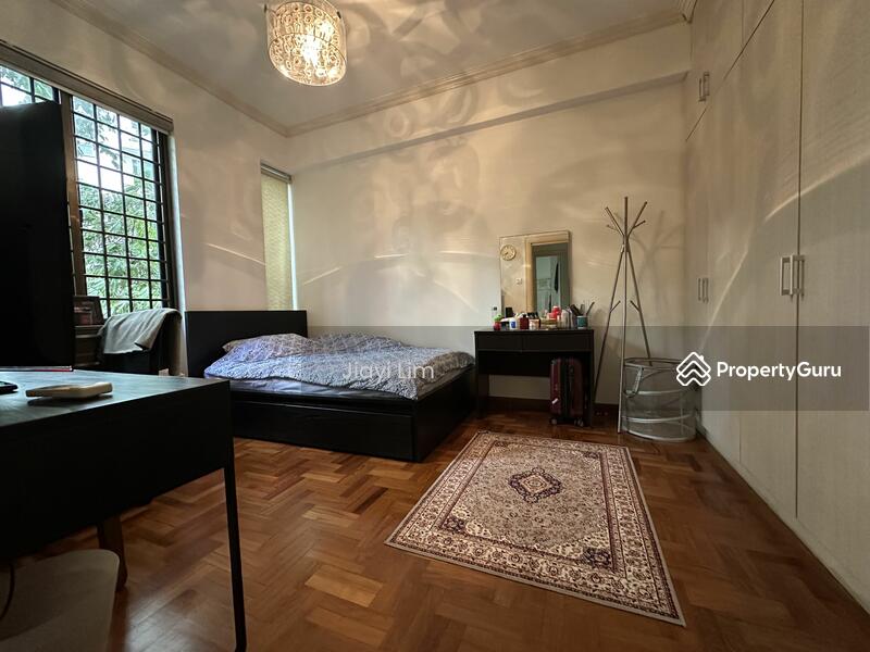 For Sale - The Chatelet