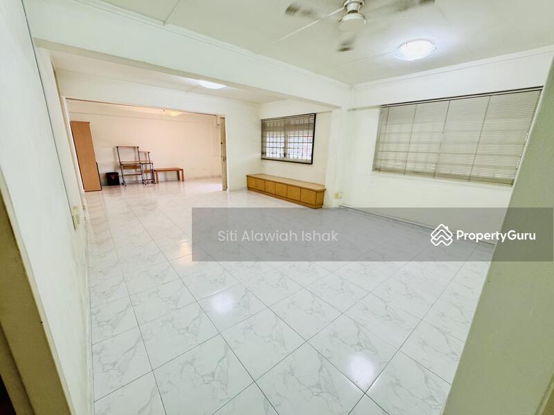 For Sale - 235 Yishun Street 21