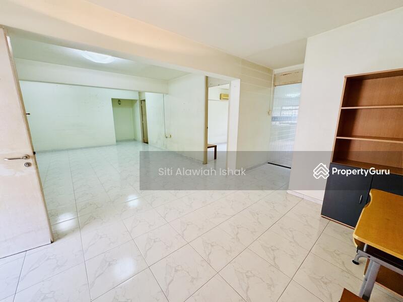For Sale - 235 Yishun Street 21