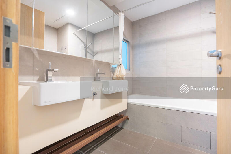 For Sale - ❤️ Foreigners Elligible Centrally Located House with Facilities & Private Parking