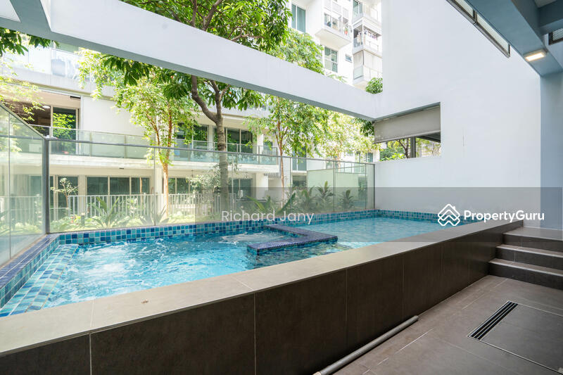 For Sale - ❤️ Foreigners Elligible Centrally Located House with Facilities & Private Parking