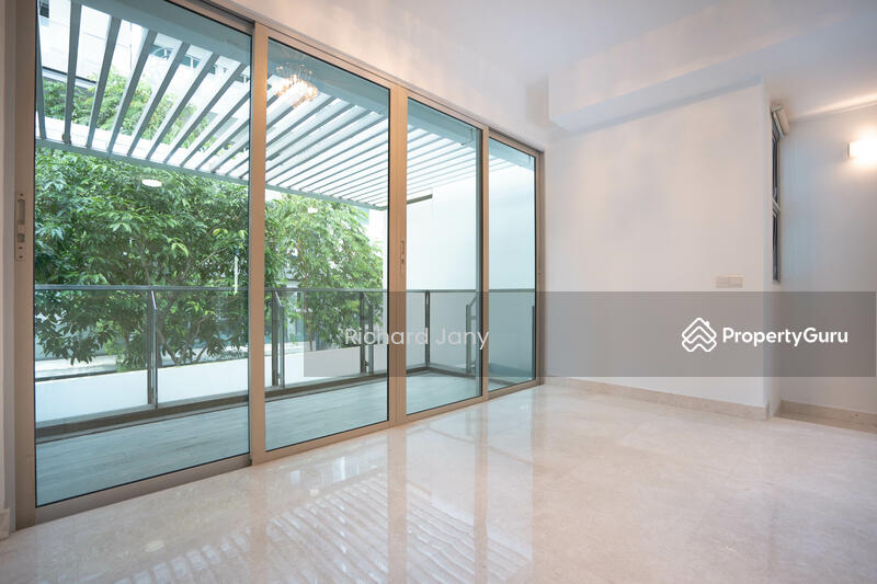 For Sale - ❤️ Foreigners Elligible Centrally Located House with Facilities & Private Parking