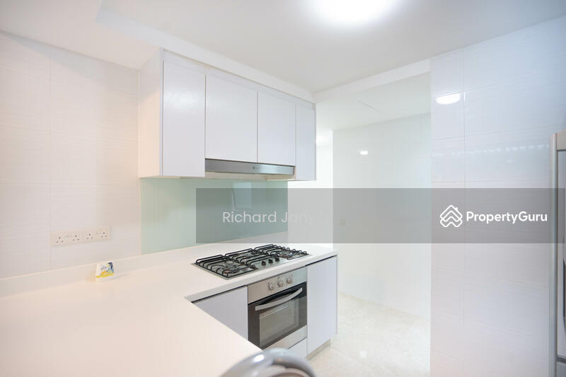 For Sale - ❤️ Foreigners Elligible Centrally Located House with Facilities & Private Parking