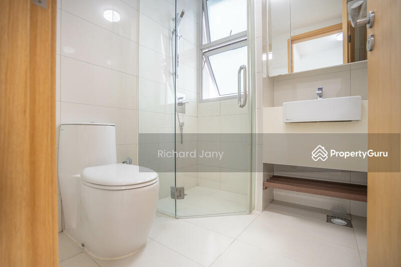 For Sale - ❤️ Foreigners Elligible Centrally Located House with Facilities & Private Parking