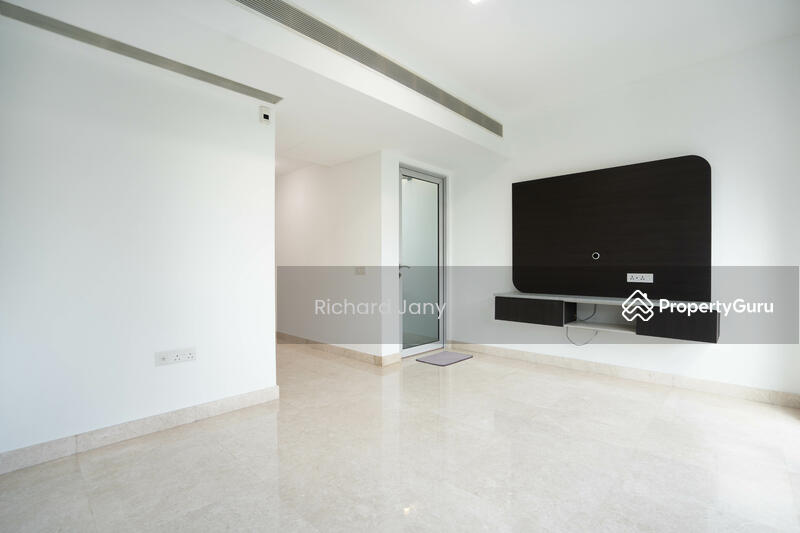 For Sale - ❤️ Foreigners Elligible Centrally Located House with Facilities & Private Parking