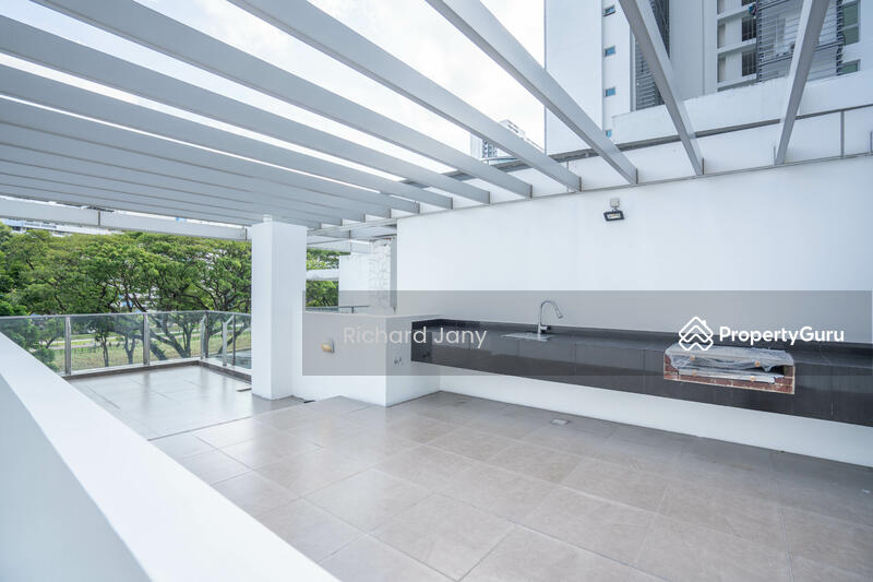 For Sale - ❤️ Foreigners Elligible Centrally Located House with Facilities & Private Parking