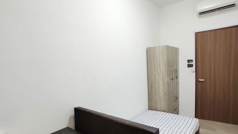 Tiara, 1 Kim Seng Walk, Room Rental, 120 sqft, Apartment For Rent, by Bennedict Tan, 60062636 - Bedroom - PropertyGuru.com.sg