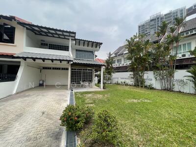 For Sale - Huge land corner terrace at Thomson Hill estate freehold 2 storey