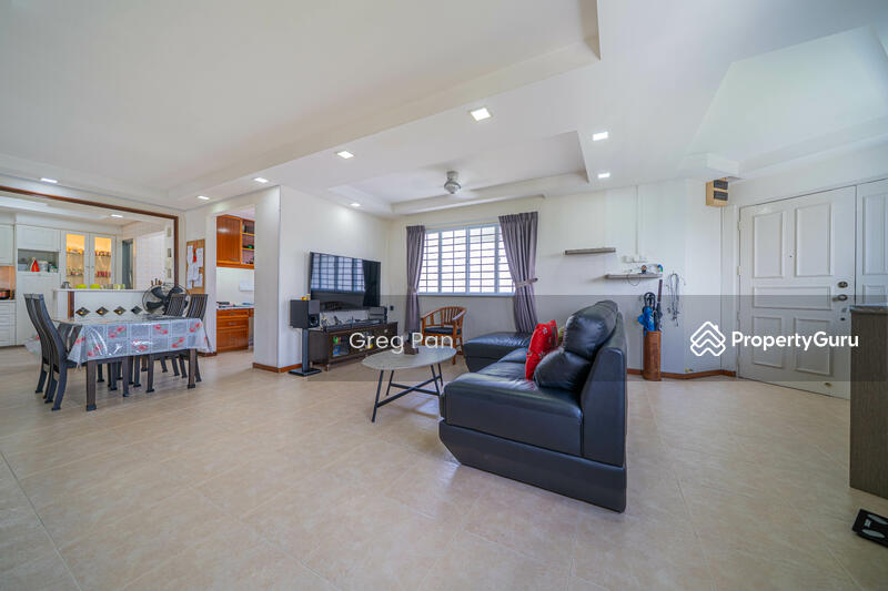 Living/Dining, Kitchen & Balcony