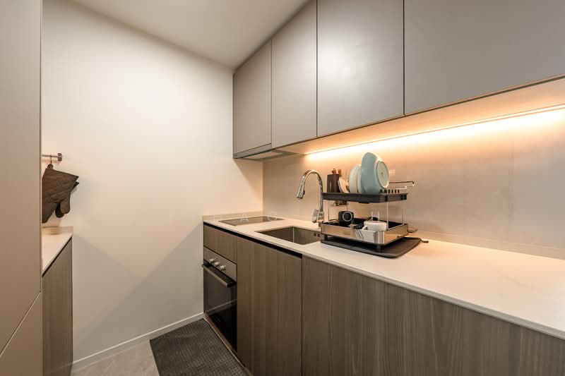 Piccadilly Grand Condominium For Sale at S$ 1,968,000 | PropertyGuru Singapore - Kitchen