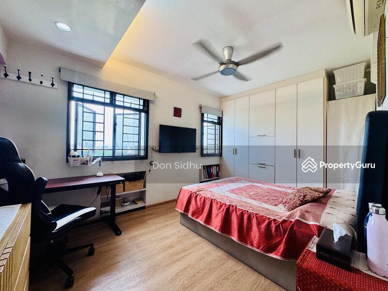 For Sale - 484 Admiralty Link
