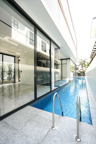 For Sale - BRENDA ZEE ✧ 945O9938 ✧ Holland Vicinity New Detached with Pool ✧ 1km to Henry Park Primary