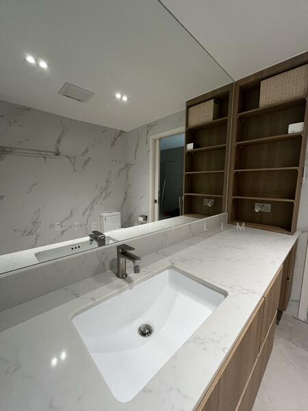 8 @ Mount Sophia, 6 Mount Sophia, Orchard / River Valley, 1 Bedroom, 893 sqft, Condominium For Rent, by Stewart Lim, 60063573 - Bathroom - PropertyGuru.com.sg