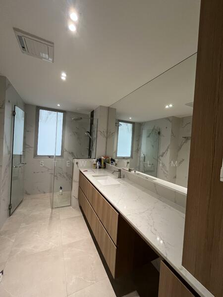 8 @ Mount Sophia, 6 Mount Sophia, Orchard / River Valley, 1 Bedroom, 893 sqft, Condominium For Rent, by Stewart Lim, 60063573 - Bathroom - PropertyGuru.com.sg