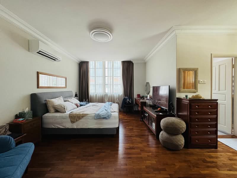 For Sale - Classical with good move-in, double volum high ceiling & big garden, NS facing