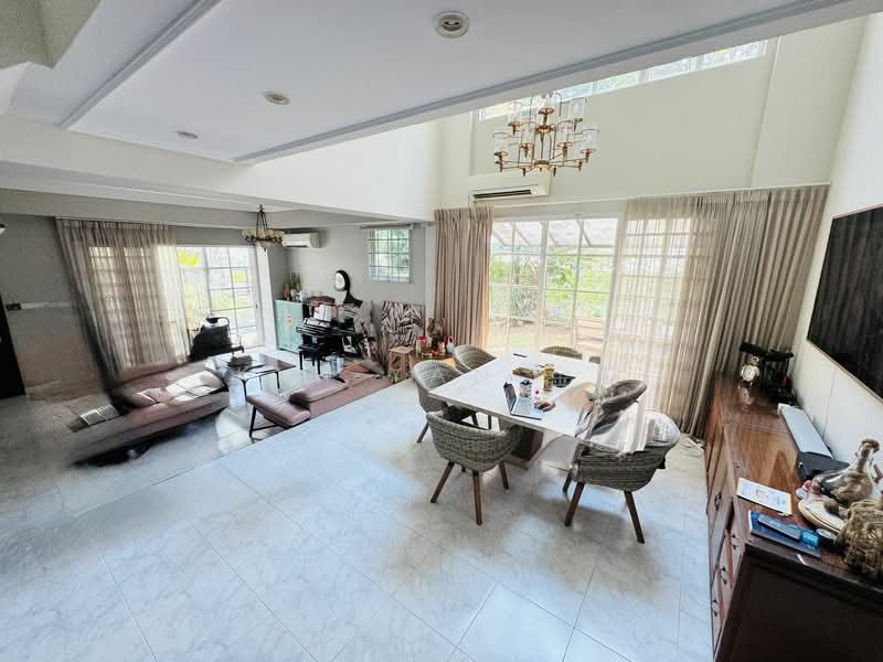 For Sale - Classical with good move-in, double volum high ceiling & big garden, NS facing