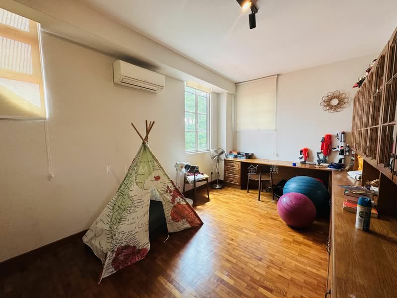 Classical with good move-in, double volum high ceiling & big garden, NS facing, Seletar Hills Estate, call 8130 3636 to view, 5 Bedrooms, 4,900 sqft, Corner Terrace For Sale, by Kim Yan 金燕, 60063608 - PropertyGuru.com.sg