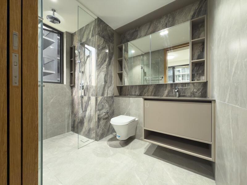 Penrose, 20 Sims Drive, 3 Bedrooms, 969 sqft, Condominium For Rent, by CY Lau, 60063968 - Master Bathroom - PropertyGuru.com.sg