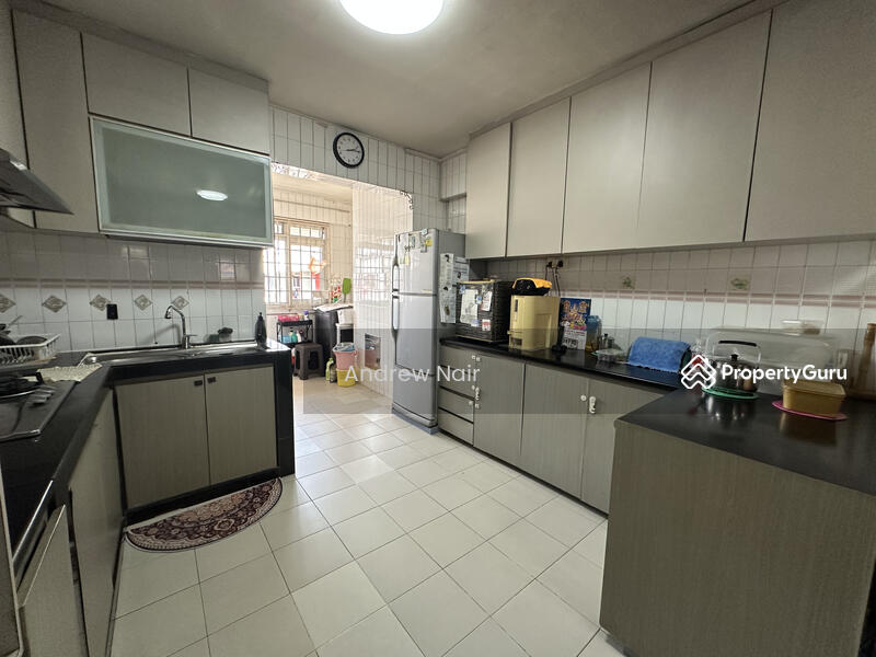 For Sale - 437 Hougang Avenue 8