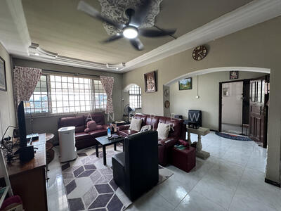 For Sale - 437 Hougang Avenue 8