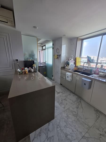 Lakeholmz, 82 Corporation Road, 5 Bedrooms, 2,454 sqft, Condominium For Sale, by Rocky Tan, 60064365 - PropertyGuru.com.sg