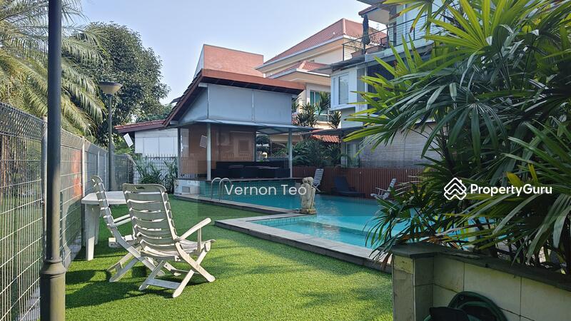 For Sale - QUIET FOREST SINGLE PLOT MULTI GEN FAMILY HOME