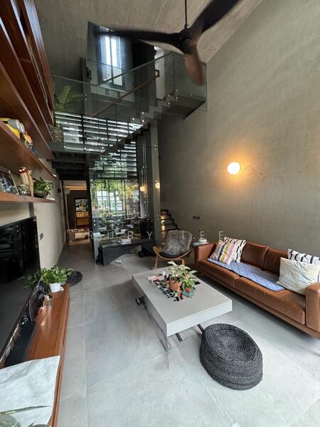 2nd floor living room