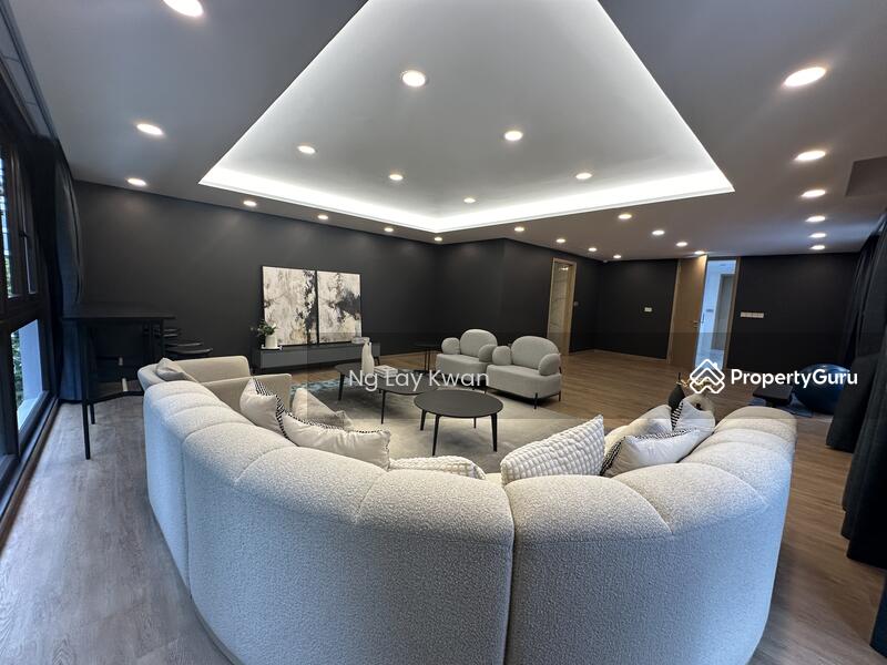 For Sale - ⭐️Luxurious Brand New Detached, Designer ID @ Sommerville Walk⭐️