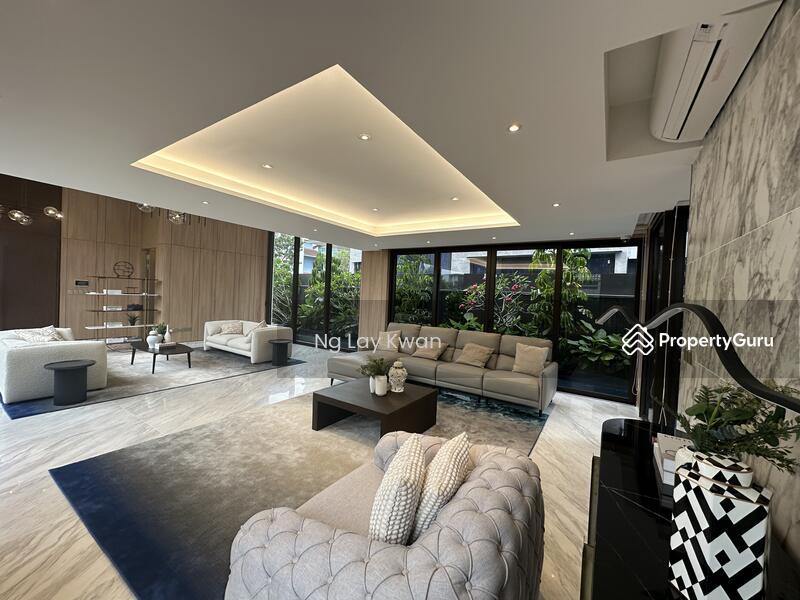For Sale - ⭐️Luxurious Brand New Detached, Designer ID @ Sommerville Walk⭐️