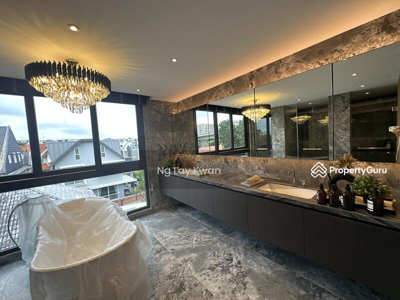 For Sale - ⭐️Luxurious Brand New Detached, Designer ID @ Sommerville Walk⭐️