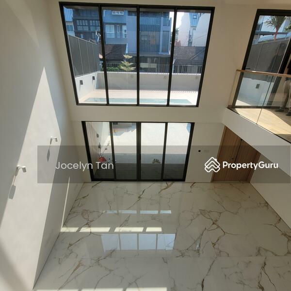 Living Hall double ht ceiling 