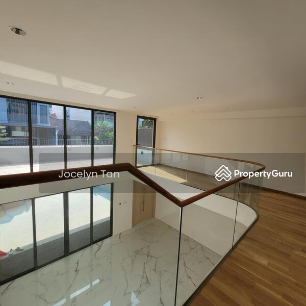 Mezzanine family space 