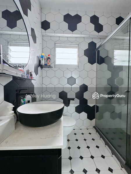 Master bathroom 