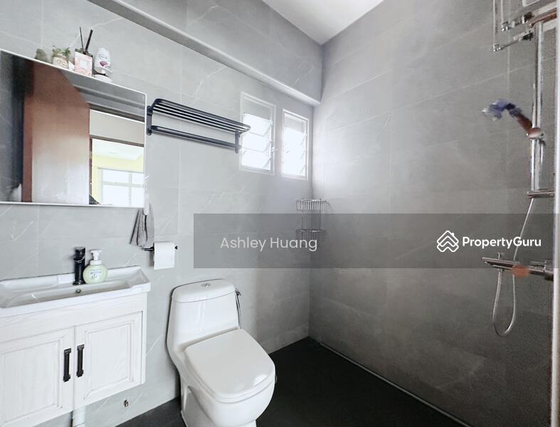 Common bathroom 
