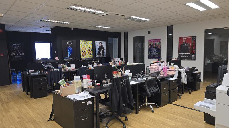 Alexandra, , 42,130 sqft, Light Industrial (B1) For Sale, by Andrew Yeo, 60065187 - Workstations - CommercialGuru.com.sg