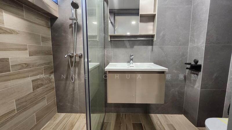 Bukit View, 144 Upper Bukit Timah Road, 1 Bedroom, 400 sqft, Condominium For Rent, by Joanne Chua  蔡蕙励, 60065216 - Bathroom - PropertyGuru.com.sg