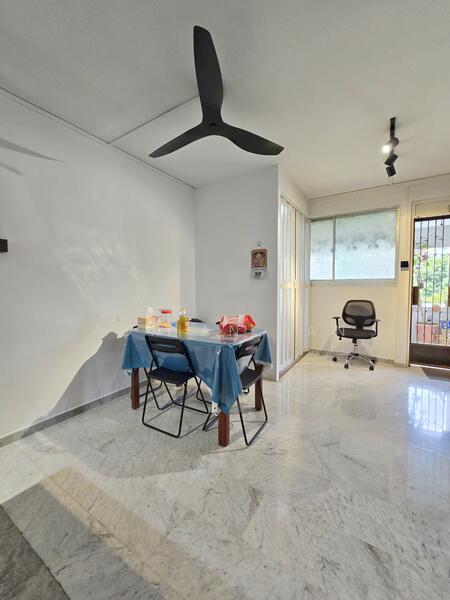 For Sale - 302 Yishun Central