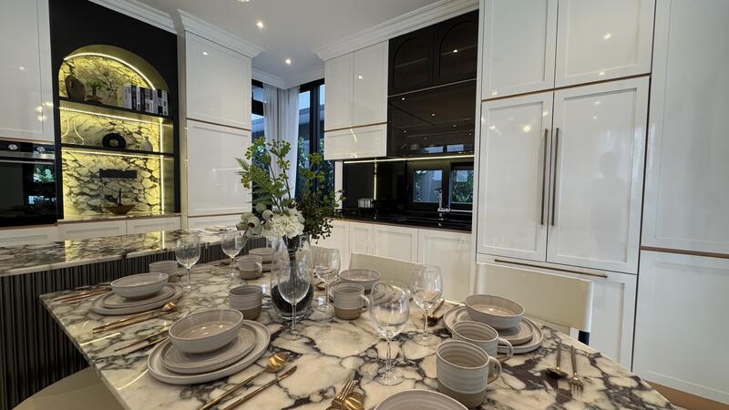 ⭐⭐LANDED7772@PASIR RIS BEACH PARK @966-7777-2⭐$5.xM, Costa Villa Luxury Brand New Houses @Pasir Ris, Pasir Ris / Tampines, 5 Bedrooms, 4,020 sqft, Terraced House For Sale, by Teresa Tan, 60065411 - Kitchen - PropertyGuru.com.sg