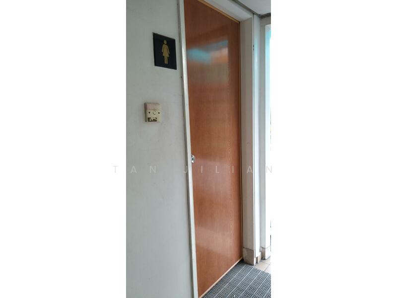 Giffard Mansions, 424 Balestier Road, 424 sqft, Office For Sale, by Tan Jilian, 60065604 - Male Toilet - CommercialGuru.com.sg