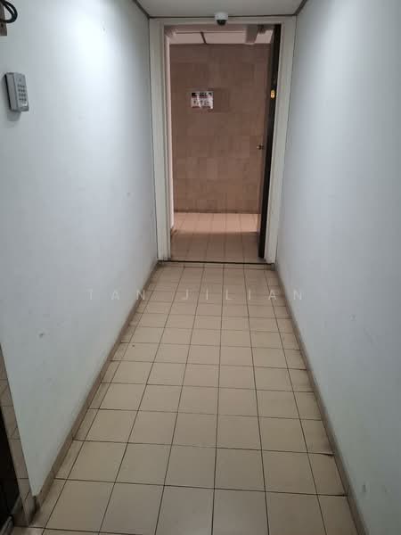 Giffard Mansions, 424 Balestier Road, 424 sqft, Office For Sale, by Tan Jilian, 60065604 - common corrdor towards upgraded lift - CommercialGuru.com.sg
