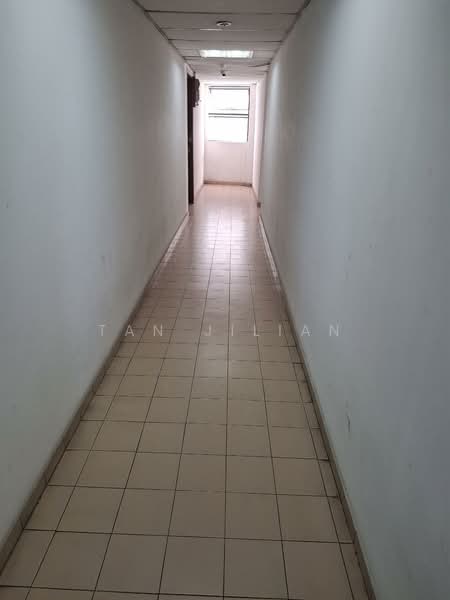 Giffard Mansions, 424 Balestier Road, 424 sqft, Office For Sale, by Tan Jilian, 60065604 - common corridor towards toilet - CommercialGuru.com.sg