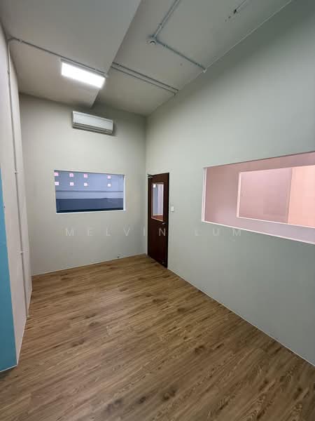 The Splendour, 31 Bukit Batok Crescent, 1,700 sqft, Light Industrial (B1) For Rent, by Melvin Lum, 60065776 - Interior - CommercialGuru.com.sg