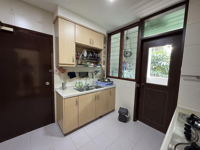 The Edgewater, 211 Jalan Loyang Besar, Changi Airport / Changi Village, 2 Bedrooms, 980 sqft, Condominium For Rent, by Cheryl Dan, 60065810 - Kitchen - PropertyGuru.com.sg